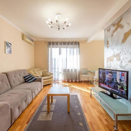 Apartment On Triokhsviatytelska เคียฟ ภายนอก รูปภาพ