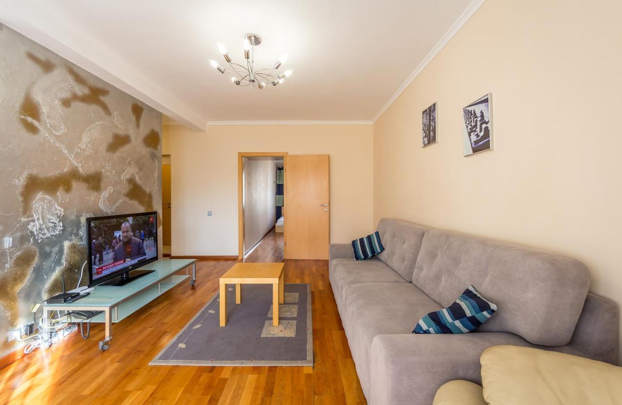 Apartment On Triokhsviatytelska เคียฟ ภายนอก รูปภาพ